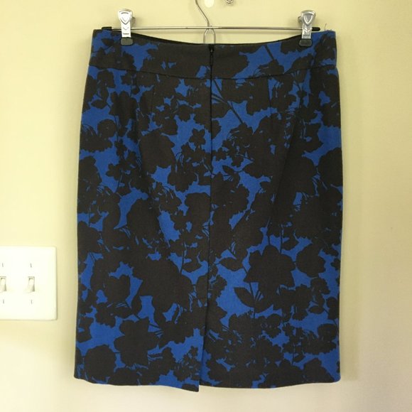 Talbots Wool Floral Pattern Pencil Skirt, Cobalt Blue/Black, Size 4P - Picture 4 of 8